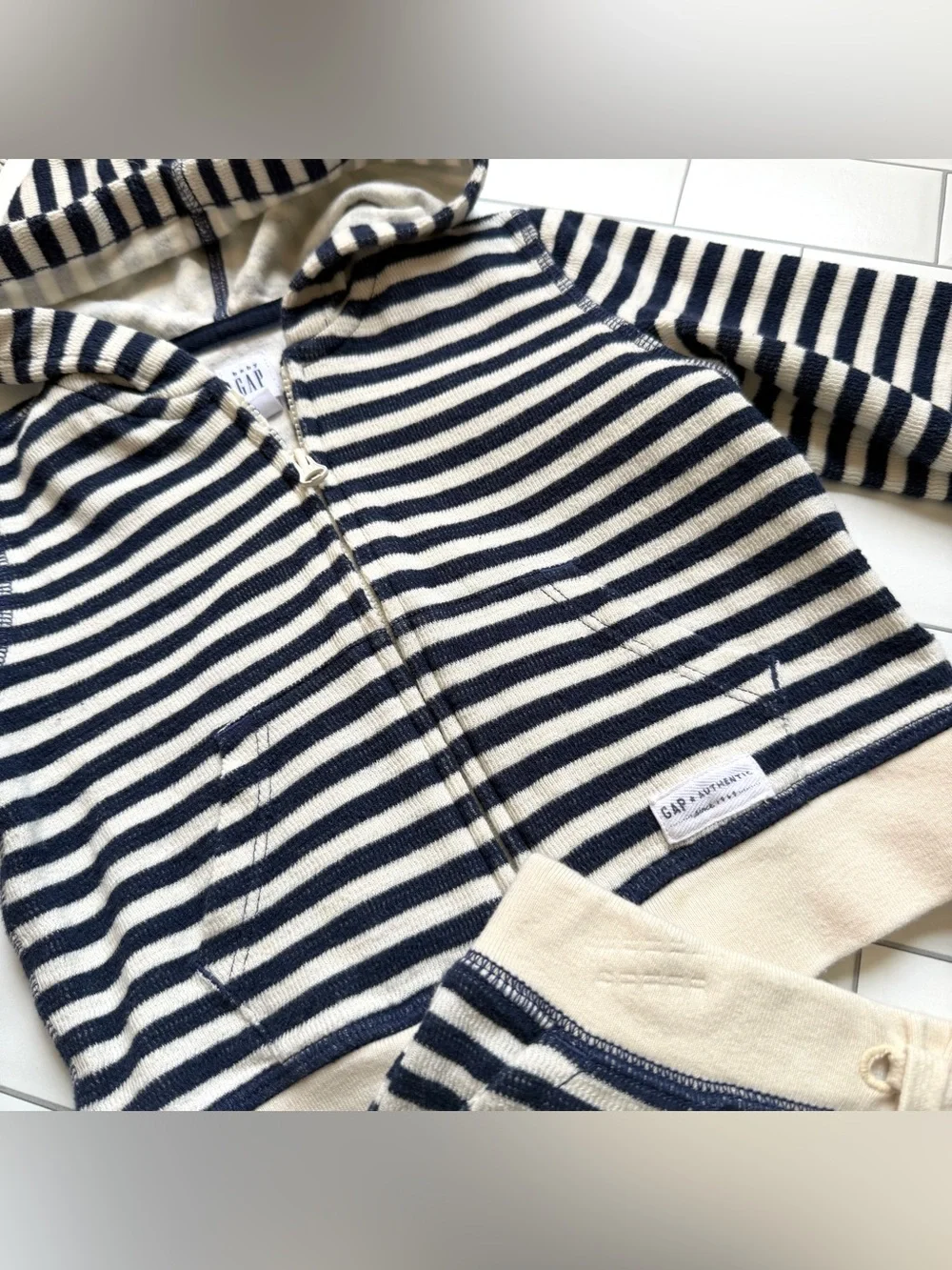 18-24M⚓️ GAP Kids Nautical Blue & Cream Stripe Zipper Hoodie Sweatshirt & Shorts